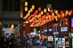 清明小长假 福建漳州古城人气十足